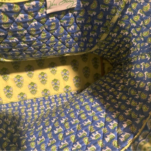 Vera Bradley Medium Tote in Citrus, Button Toggle Closure, Retired 2006 Vintage - Picture 9 of 12